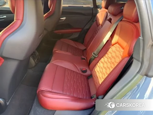 Audi e-Tron GT id 3482877 из Кореи 13