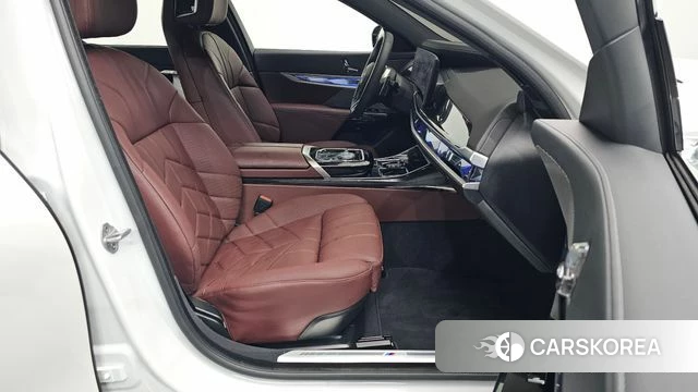 BMW 7 Series (G70) id 3863968 из Кореи 20
