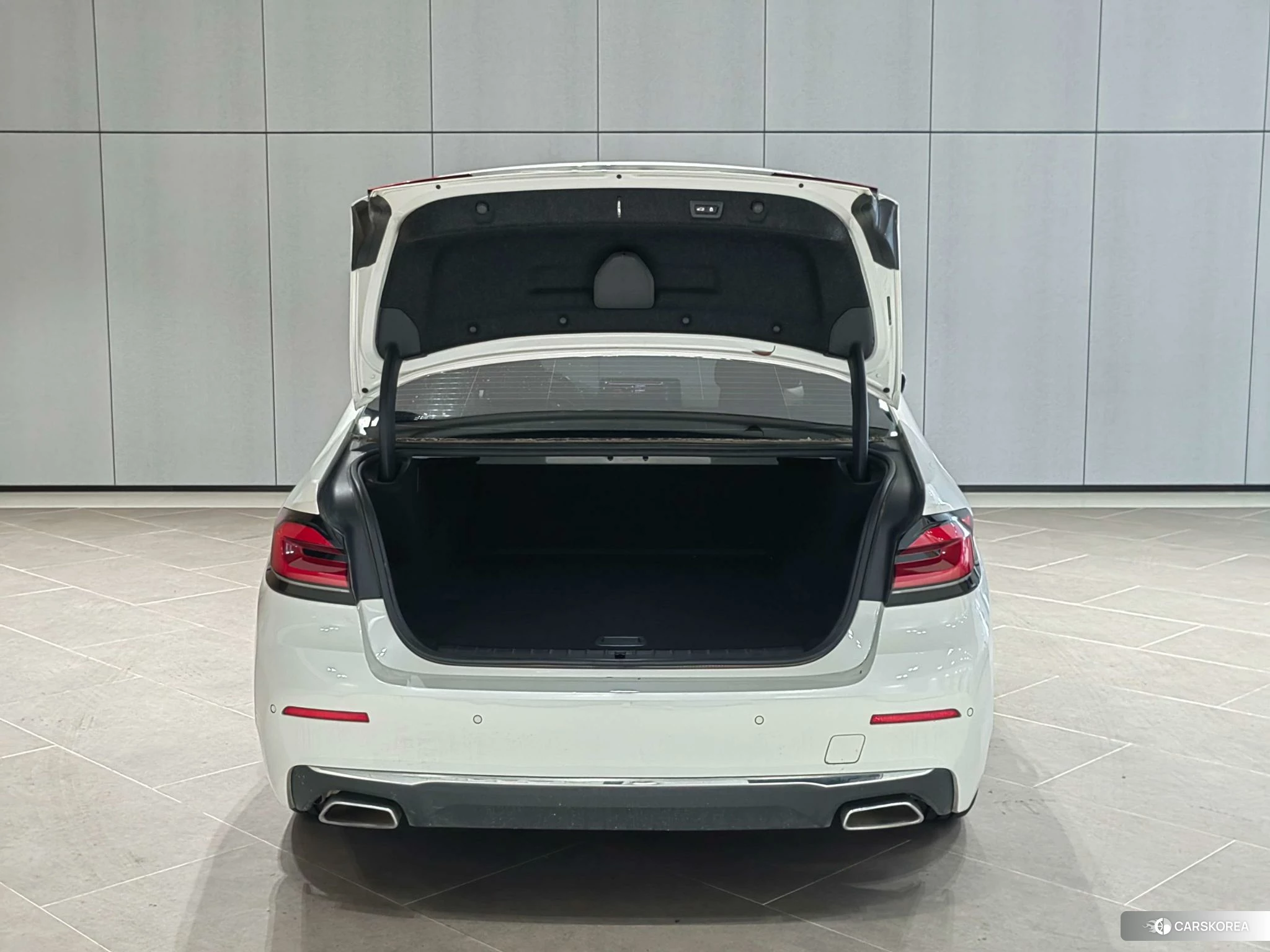 BMW 5 series PHEV id 4467582 из Китая 12