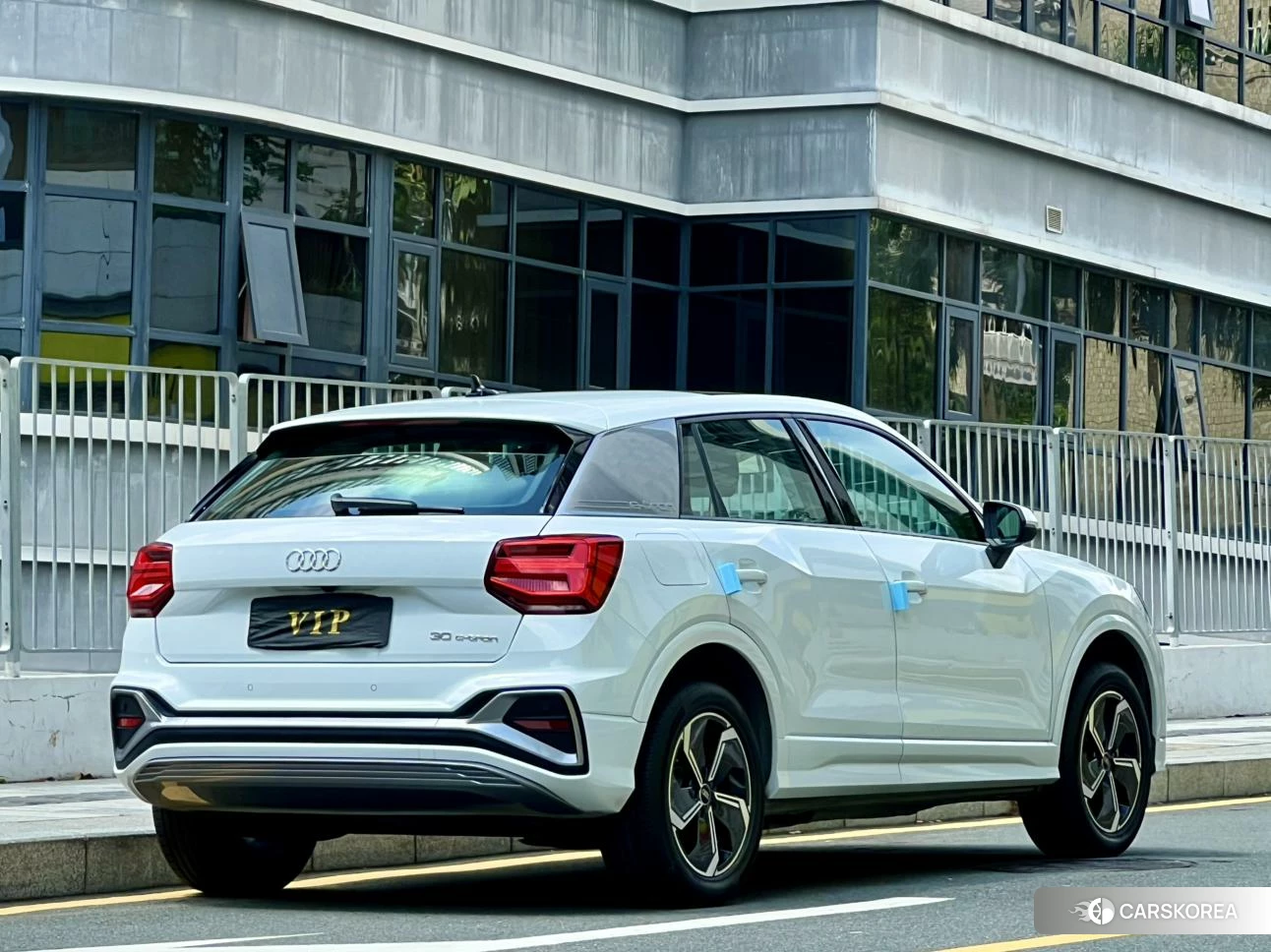 Audi Q2L e-tron id 4440753 из Китая 12