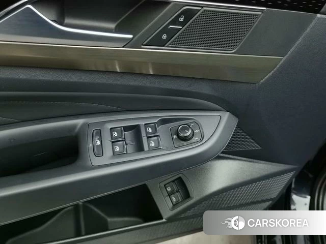 Volkswagen Passat PHEV id 4300927 из Китая 25