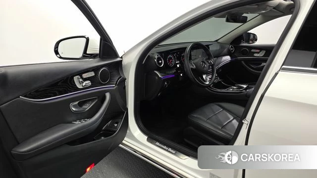 Mercedes-Benz E-Class W213 id 4536858 из Кореи 31