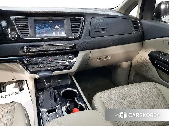 Kia The New Carnival id 3339436 из Кореи 20