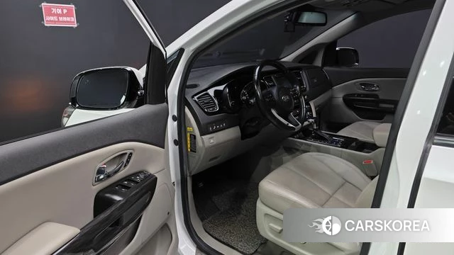 Kia All New Carnival id 4937817 из Кореи 36