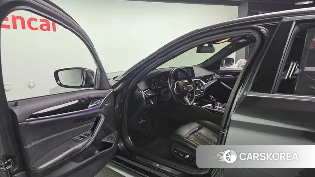 BMW 5 Series (G30) id 3808281 из Кореи 20