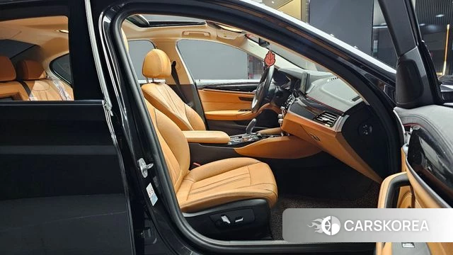 BMW 5 Series (G30) id 3885962 из Кореи 20