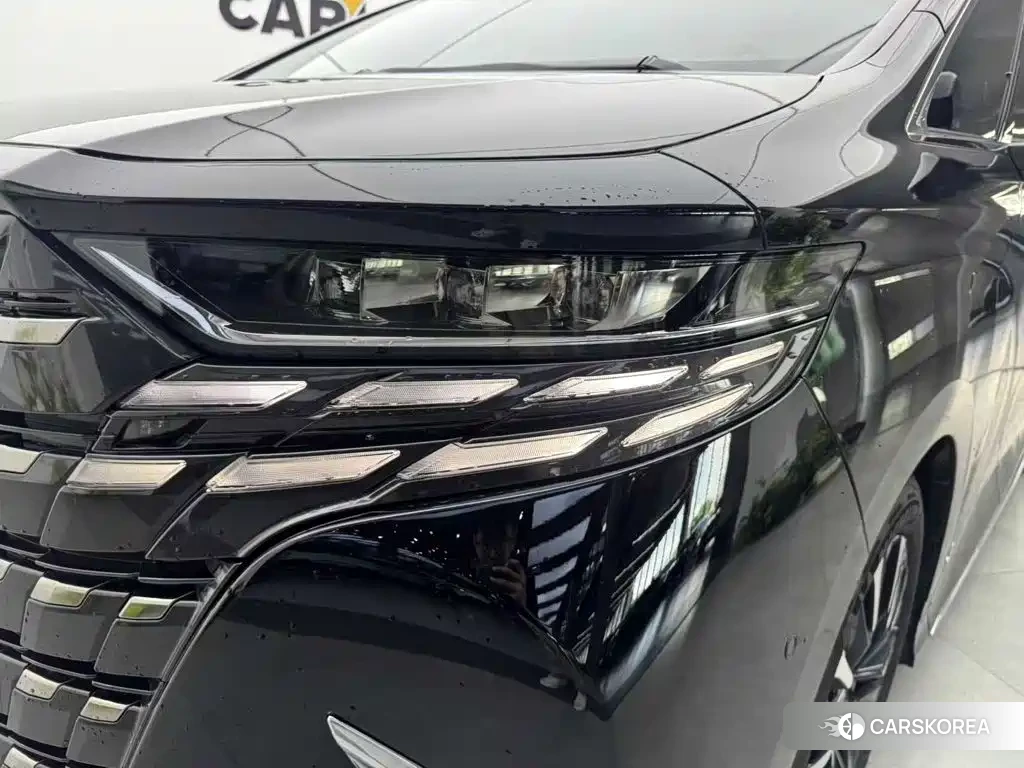 Toyota Elfa id 4686211 из Китая 12