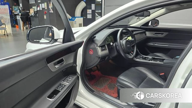 Jaguar XF (X260) id 4543539 из Кореи 31