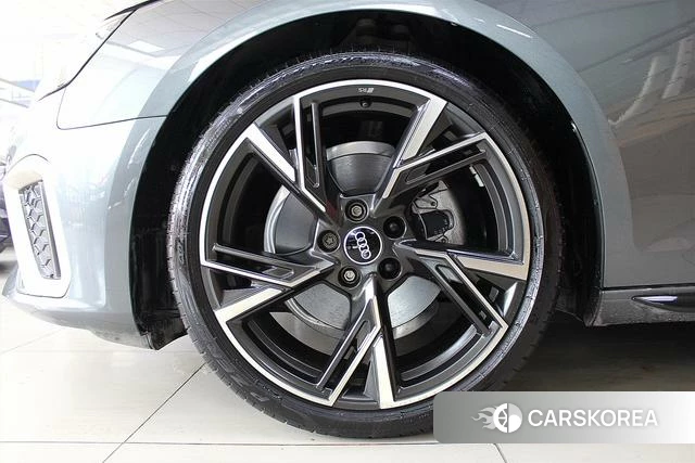 Audi A4L id 4273295 из Китая 18
