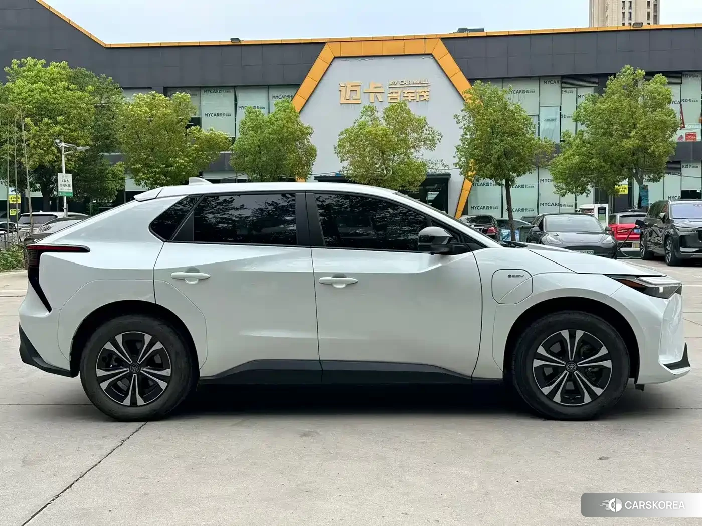 Toyota bZ4X id 4680613 из Китая 19