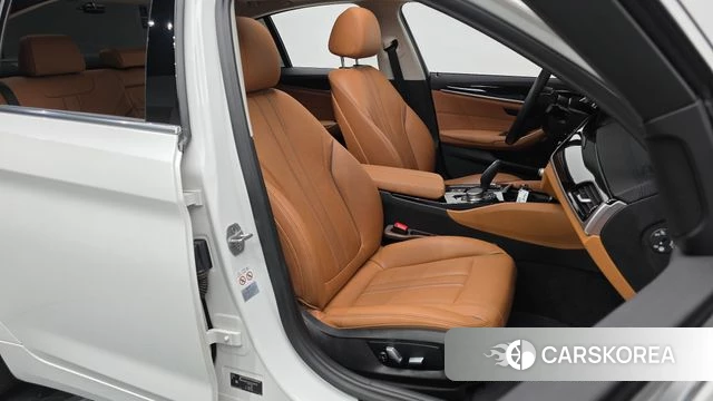 BMW 5 Series (G30) id 3844215 из Кореи 20