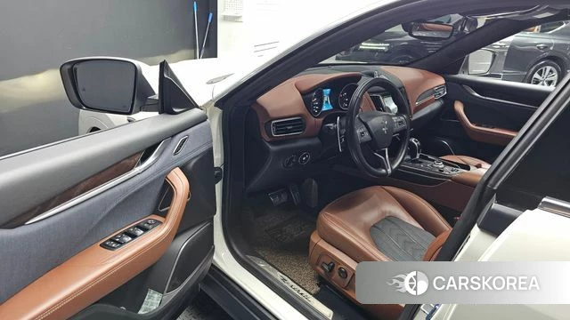 Maserati Levante id 4471529 из Кореи 38
