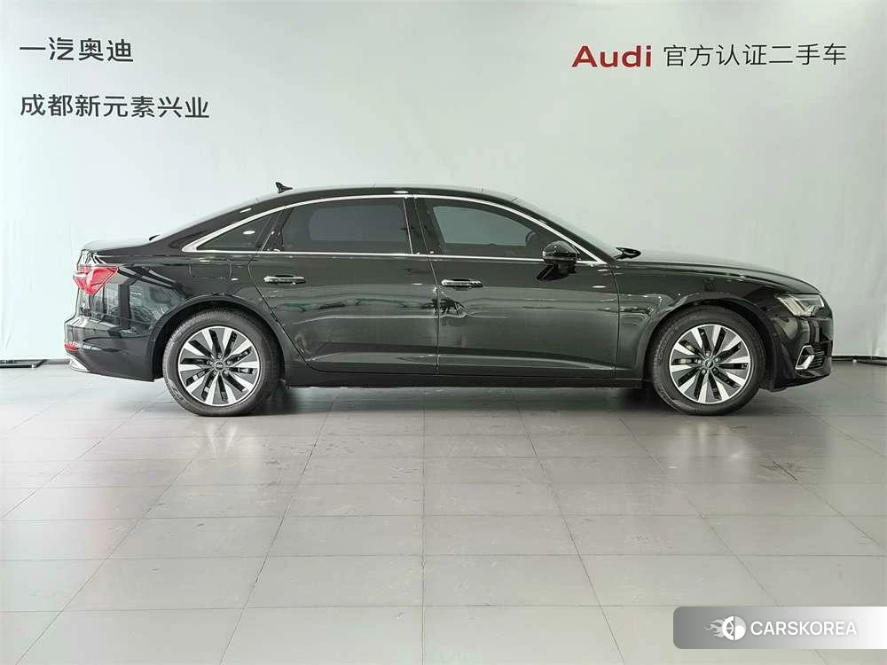 Audi A6L id 4441151 из Китая 13