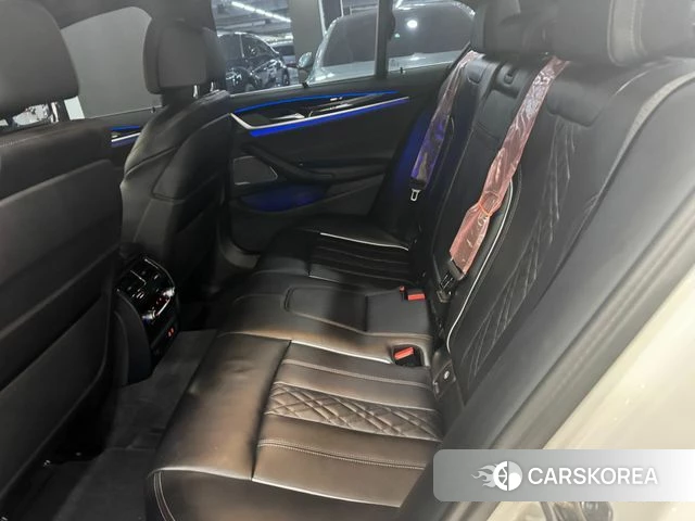 BMW 5 Series (G30) id 3915035 из Кореи 17