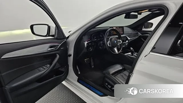 BMW 5 Series (G30) id 2960019 из Кореи 20