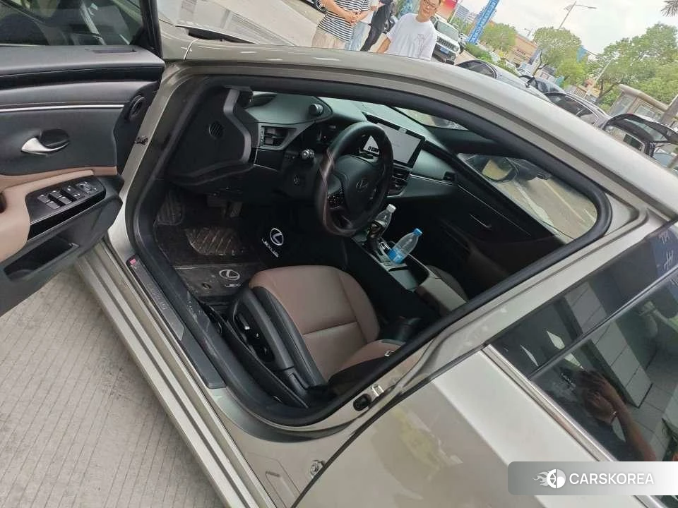 Lexus ES id 4514859 из Китая 13
