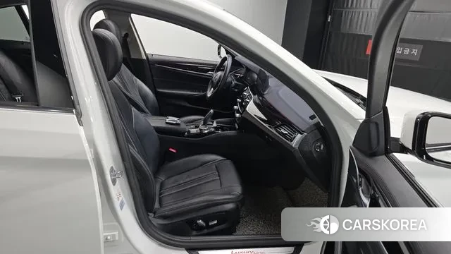 BMW 5 Series (G30) id 3344669 из Кореи 20