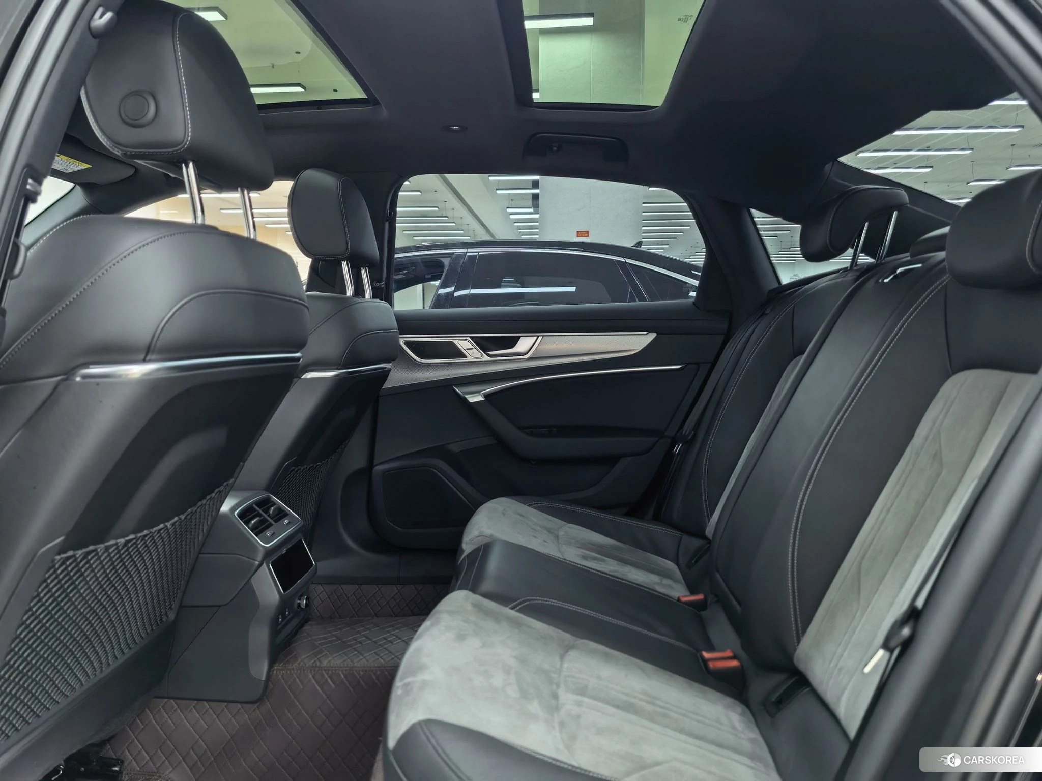 Audi A6L id 4513464 из Китая 10