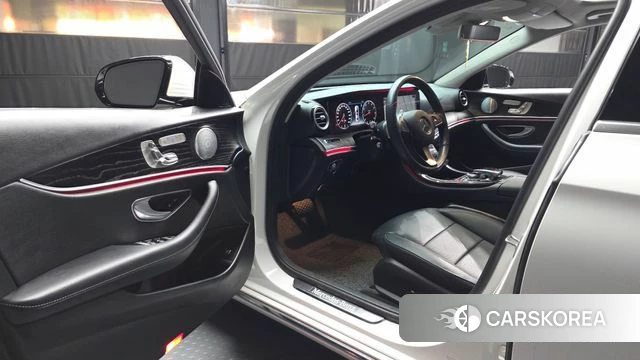 Mercedes-Benz E-Class W213 id 4188626 из Кореи 36