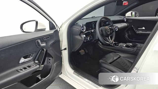 Mercedes-Benz A-Class W177 id 4429679 из Кореи 31
