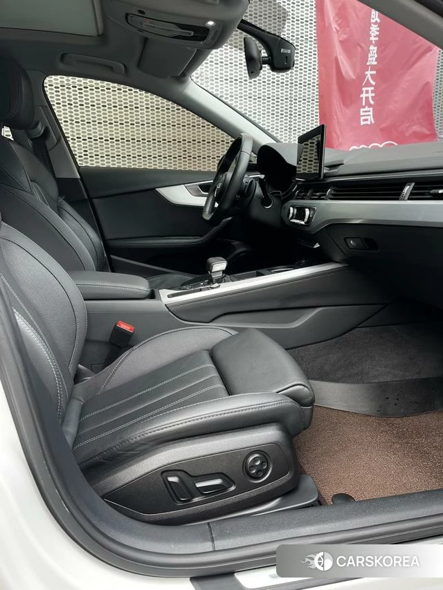 Audi A4L id 3944951 из Китая 22