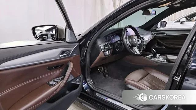 BMW 5 Series (G30) id 3499502 из Кореи 20