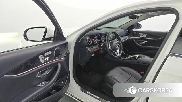 Mercedes-Benz E-Class W213 id 4727939 из Кореи 32