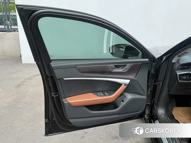 Audi A6L id 4335930 из Китая 21