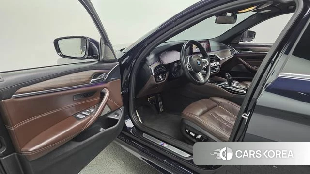 BMW 5 Series (G30) id 3879198 из Кореи 20