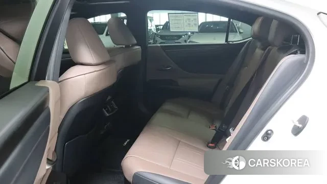 Lexus ES300h 7th generation id 3081304 из Кореи 17