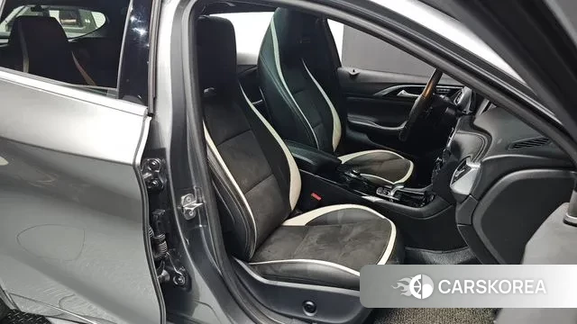 Infiniti Q30 id 3134118 из Кореи 20