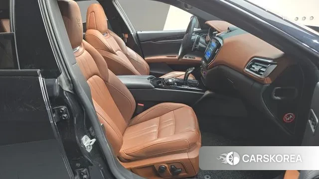 Maserati Ghibli id 3760650 из Кореи 20