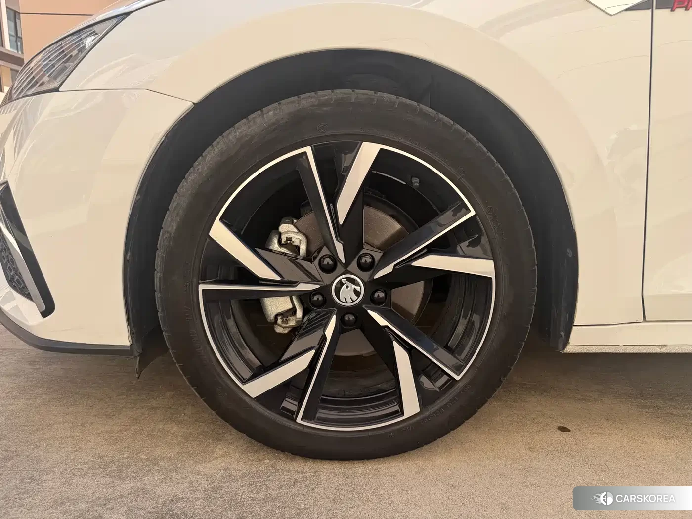 Skoda Octavia id 4570641 из Китая 17