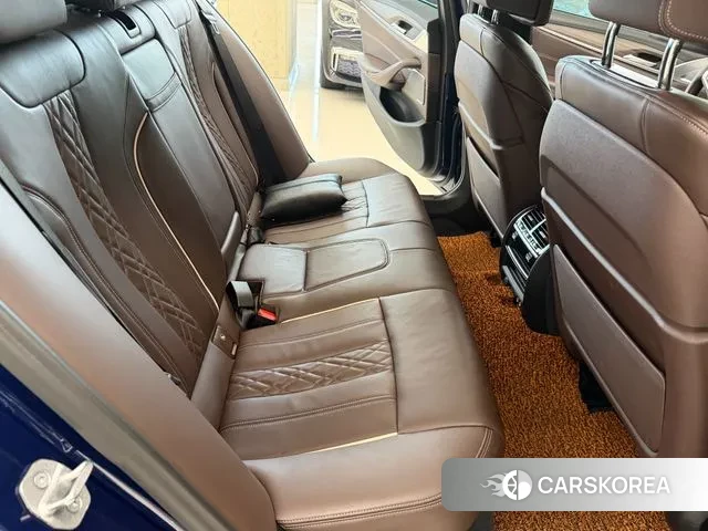 BMW 5 Series (G30) id 3302172 из Кореи 19