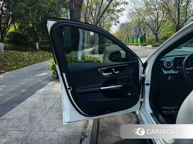 Mercedes-Benz Class C id 4300783 из Китая 22