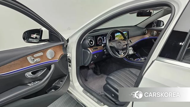 Mercedes-Benz E-Class W213 id 4551996 из Кореи 31