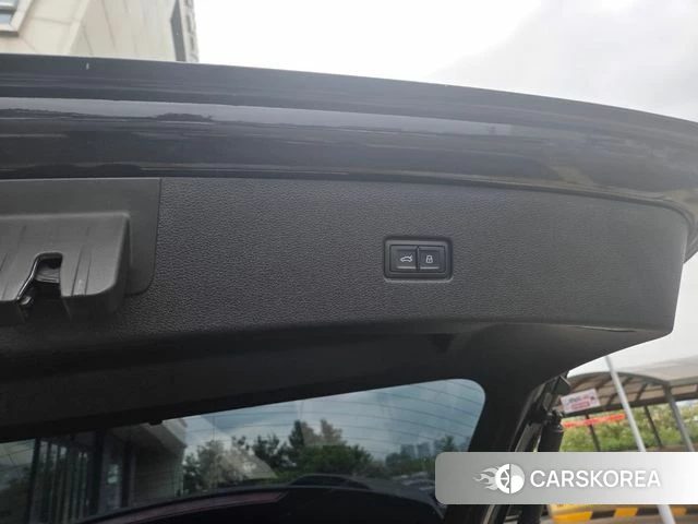 Audi RSQ8 (4M) id 4303669 из Кореи 10