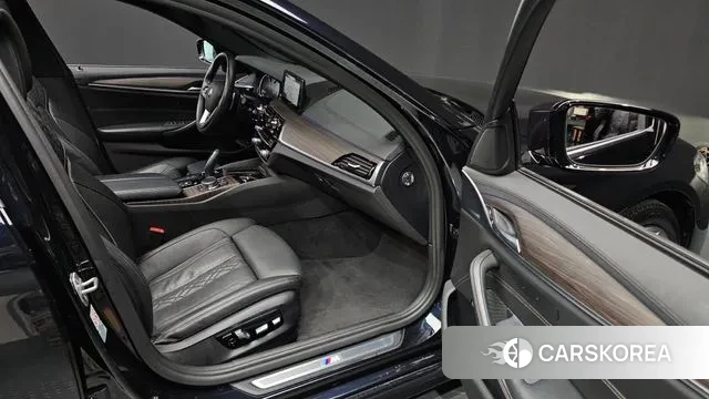 BMW 5 Series (G30) id 3617346 из Кореи 20