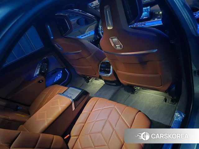 BMW 7 Series (G70) id 3920895 из Кореи 16