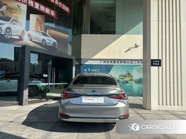 Lexus ES id 4274323 из Китая 11