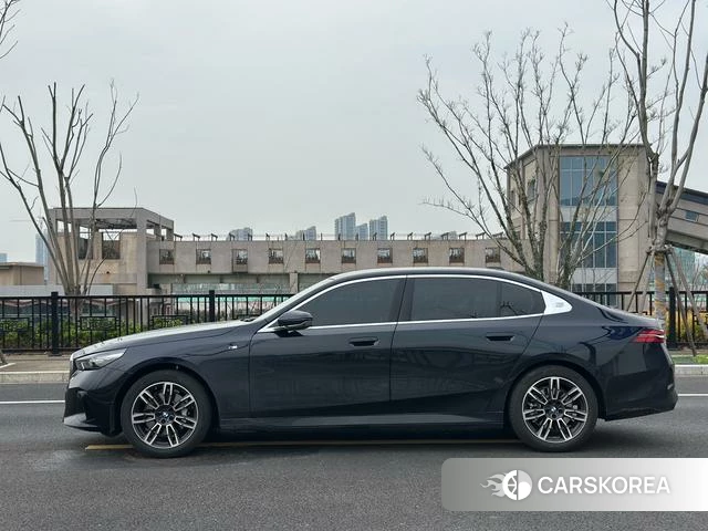 BMW 5 series id 3939551 из Китая 18