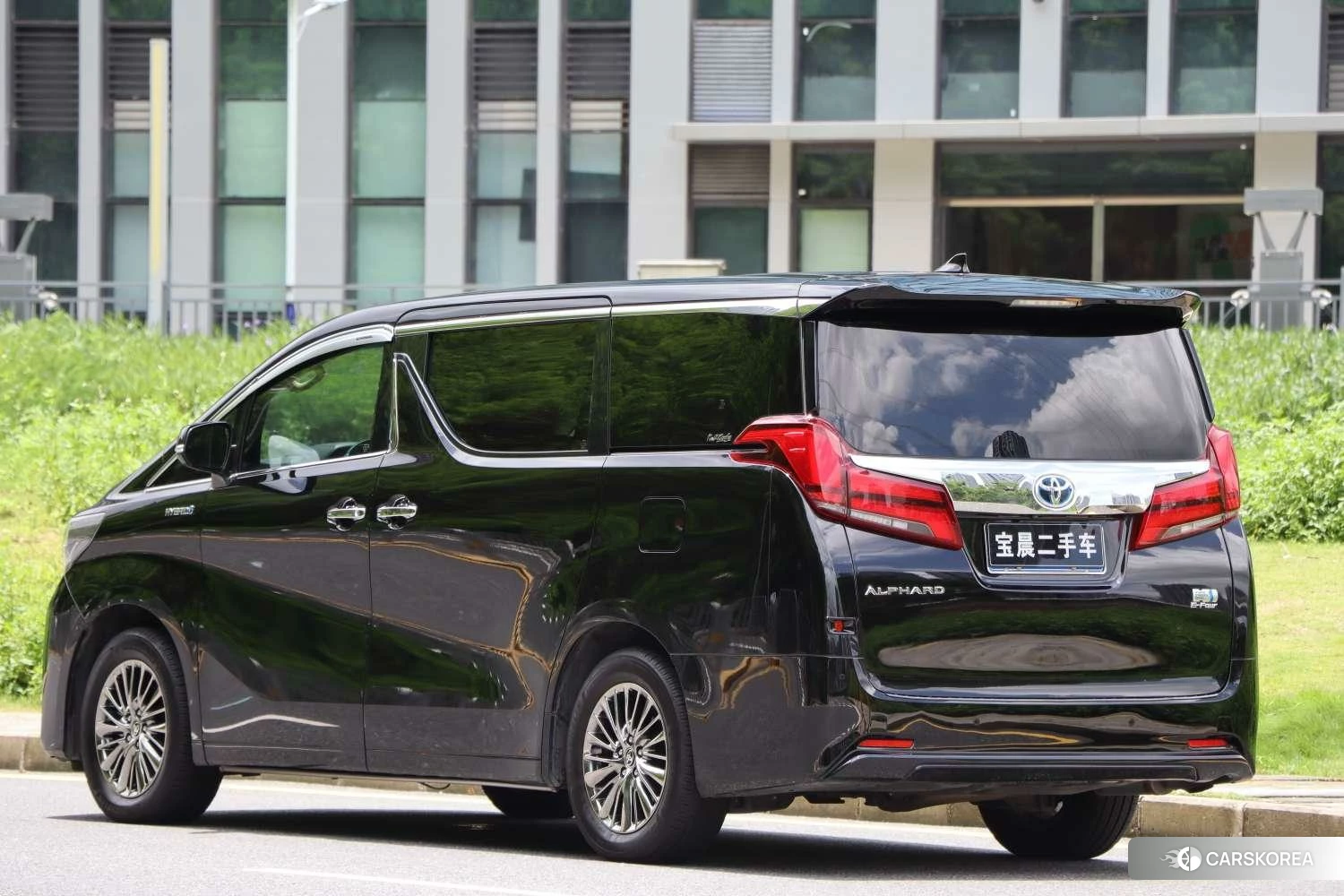 Toyota Elfa id 4479810 из Китая 17