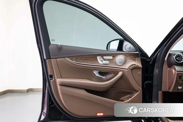 Mercedes-Benz E-class id 4313478 из Китая 27