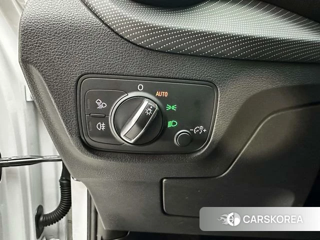 Audi Q2L id 4276672 из Китая 24