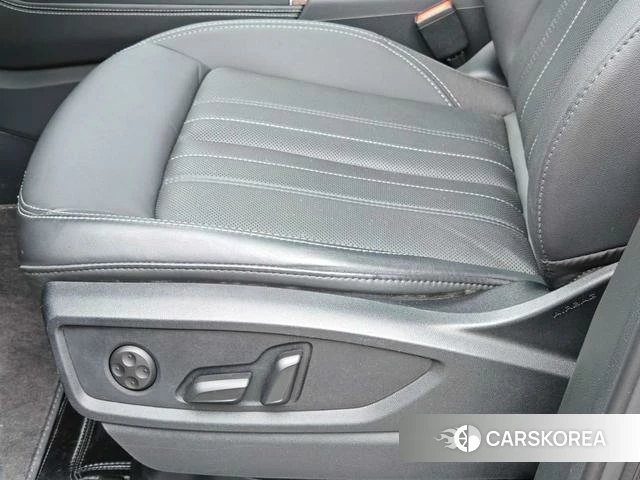 Audi Q5L id 3983385 из Китая 19