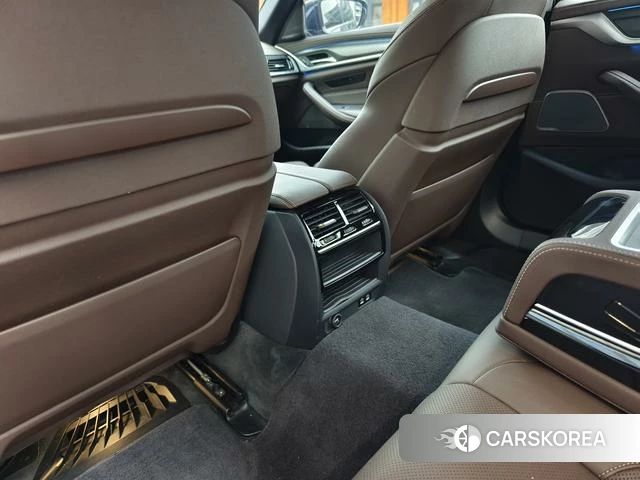 BMW 5 series PHEV id 4333418 из Китая 29