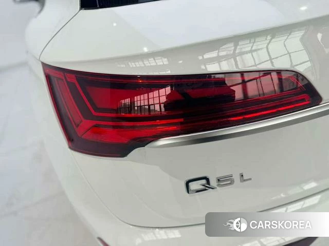 Audi Q5L id 3908435 из Китая 16