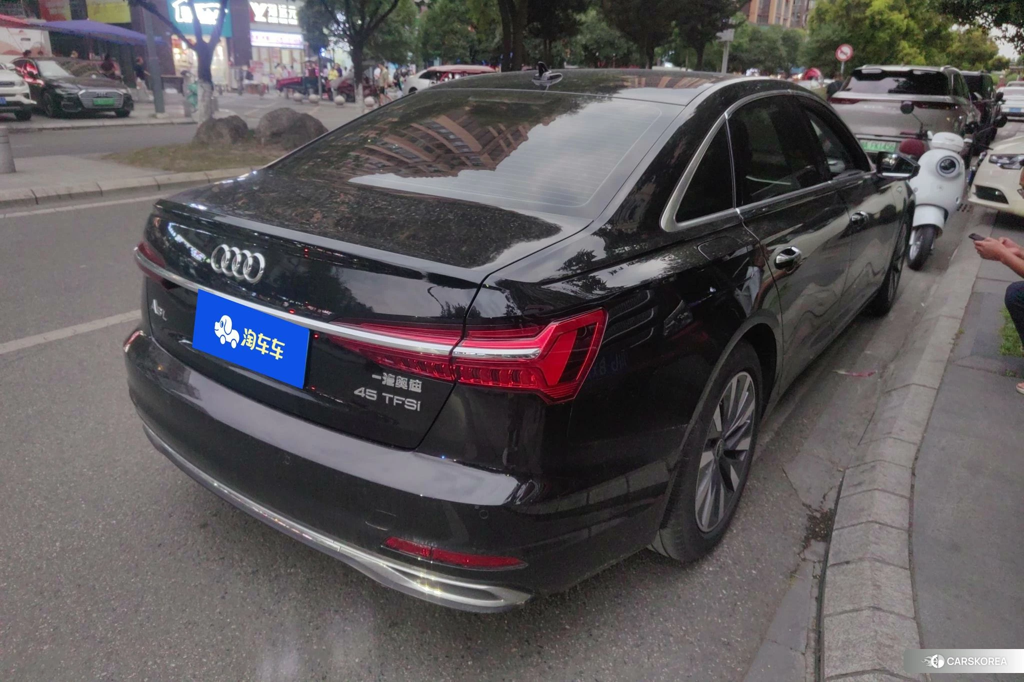 Audi A6L id 4454047 из Китая 17