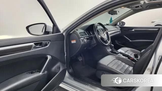 Volkswagen The New Passat id 3779113 из Кореи 20