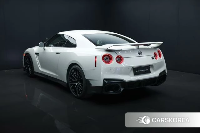 Nissan GT-R id 4333928 из Китая 32